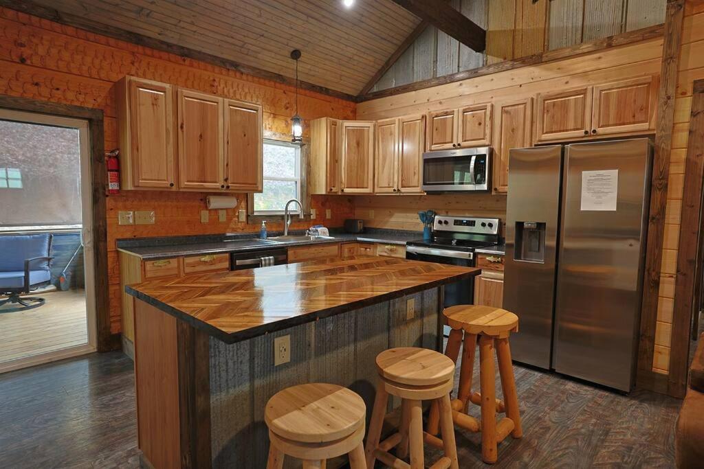 Rustic Modern Cabin With Hot Tub Near Rafting And Great Smokey Mountains Bryson City Exterior photo