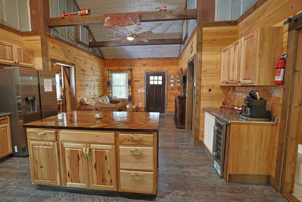 Rustic Modern Cabin With Hot Tub Near Rafting And Great Smokey Mountains Bryson City Exterior photo